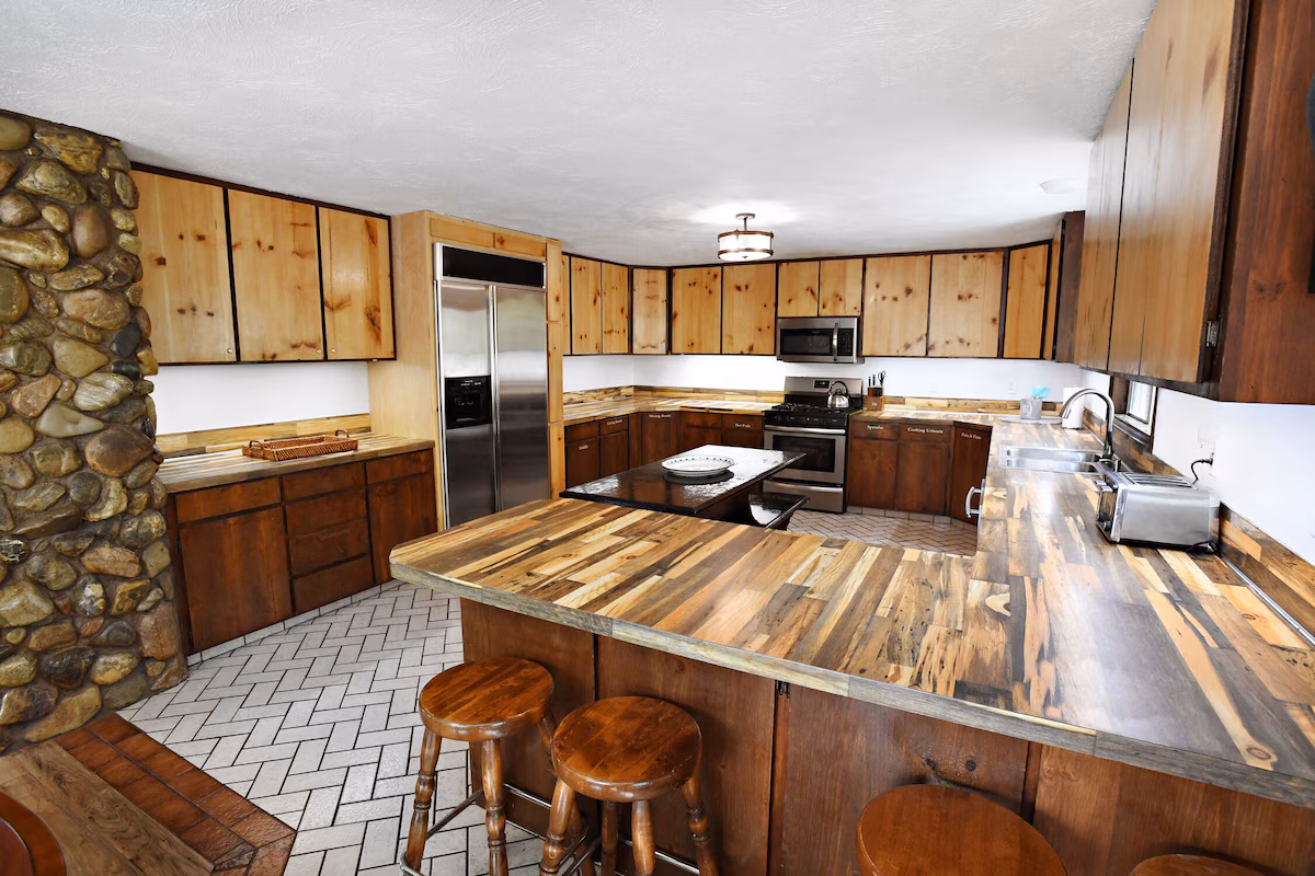 Giant Kitchen. Room to feed your 50.